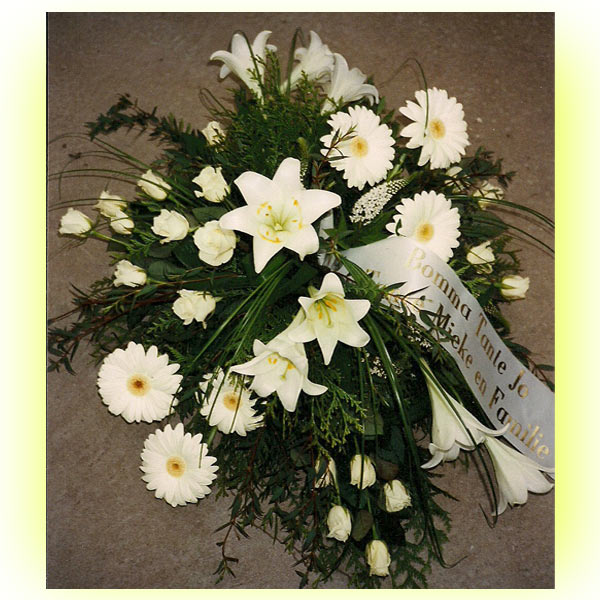 rouwwerk05_lelies_gerbera_rozen.jpg