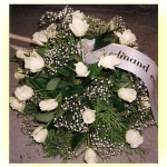 rouwwerk02_witte_rozen_gypsophila
